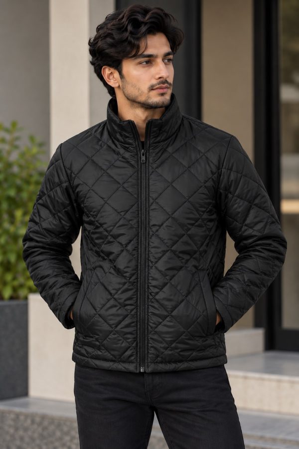 Premium Swing Quilted Padding Jacket প্রিমিয়াম গ্লসি ফিনিশের স্টাইলিশ জ্যাকেট, বডিতে রয়েছে আকর্ষণীয় সুইং স্টিচিং ডিজাইন। হালকা ফাইবার প্যাডিং, স্মার্ট লুক ও আরামদায়ক ফিটিং—শীতের জন্য পারফেক্ট।  📌